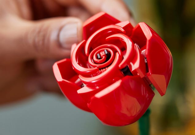 Offrir un bouquet de fleurs a réaliser soi-même avec lego - - Rose  éternelle et bouquet de fleur - Luvbox Paris