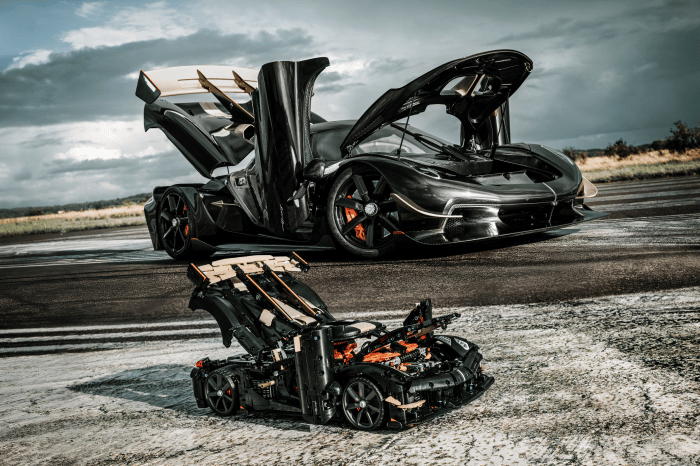 LEGO® Technic™ – Koenigsegg Sadair's Spear Megacar | Official LEGO