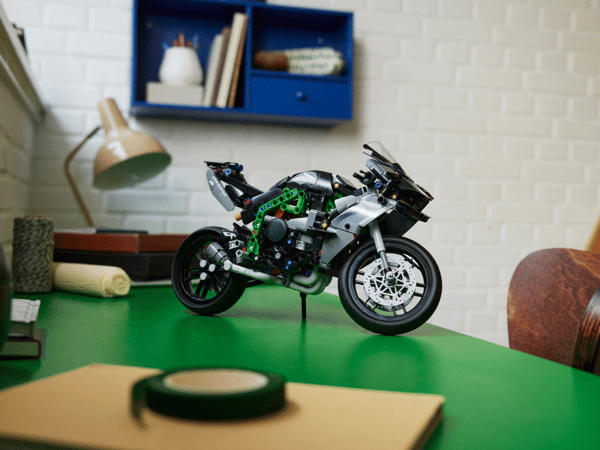 LEGO 42170 La moto Kawasaki Ninja H2R — visuel 7 sur 7