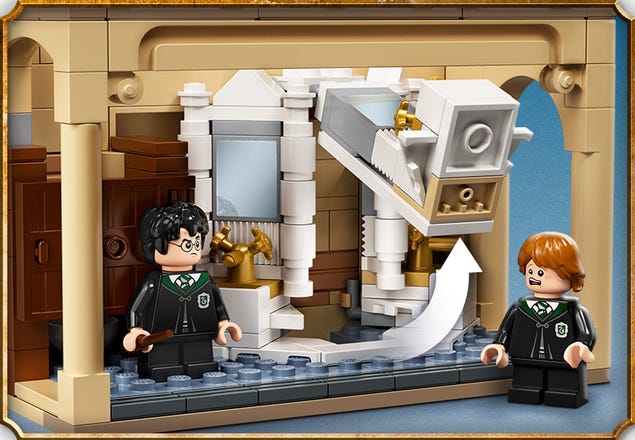 LEGO 76386 Harry Potter Hogwarts: Polyjuice Potion Mistake Buildable Castle  Toy with 20th Anniversary Golden Minifigure, 7 year + : : Toys  & Games