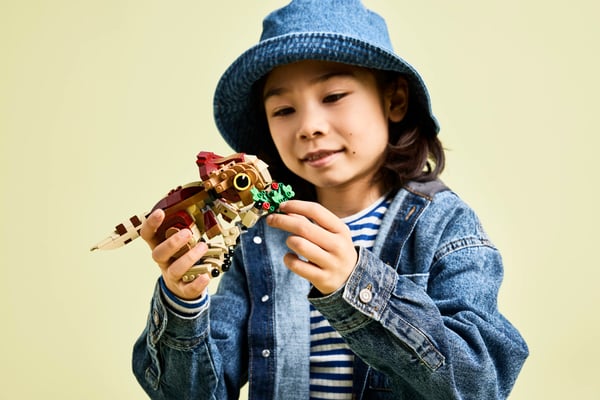 LEGO 76970 Dolores, le bébé aquilops — visuel 6 sur 8