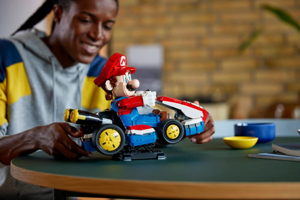 LEGO 72037 Mario Kart™ : Mario et kart standard — visuel 6 sur 8