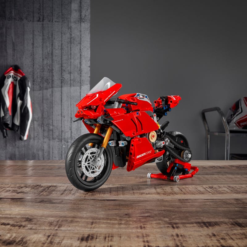 Ducati Panigale V4 R - Main Image