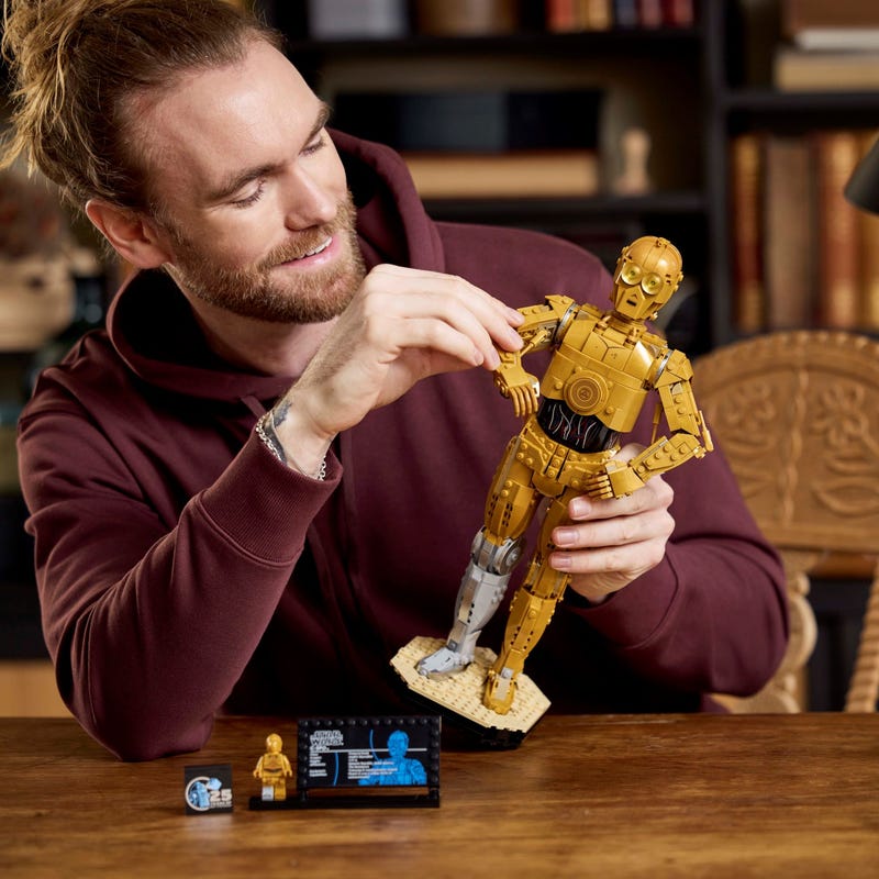 C-3PO™ 75398 | Star Wars™ | Buy online at the Official LEGO® Shop US
