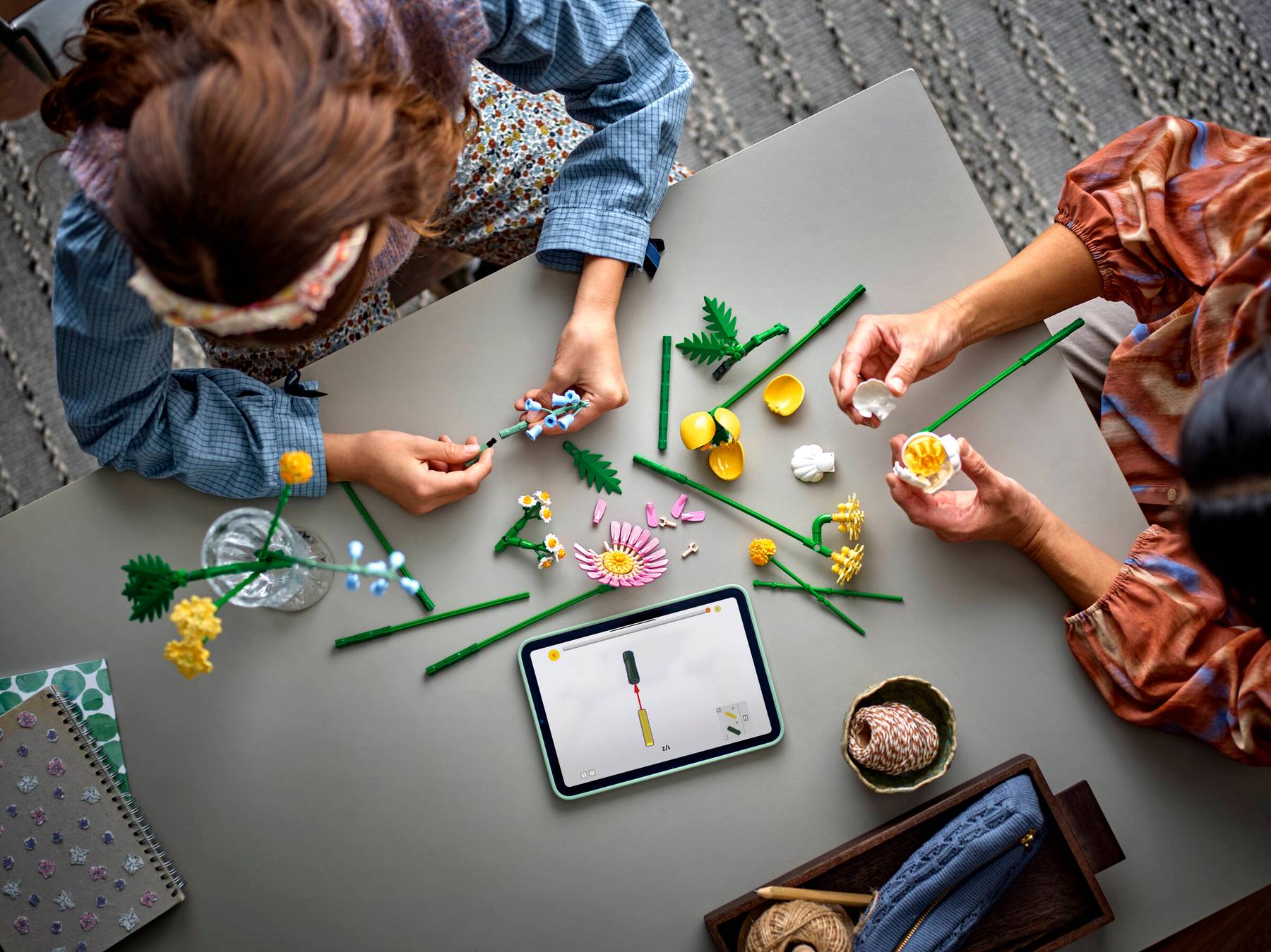 https://www.lego.com/cdn/cs/set/assets/bltf01d6b83ce9f5e16/10347_Lifestyle_build_en-gb.jpg?format=webply&fit=bounds&quality=70&width=1200&height=1200&dpr=1.5