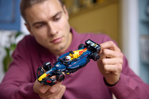 LEGO 77243 Voiture F1® Oracle Red Bull Racing RB20 — visuel 7 sur 8