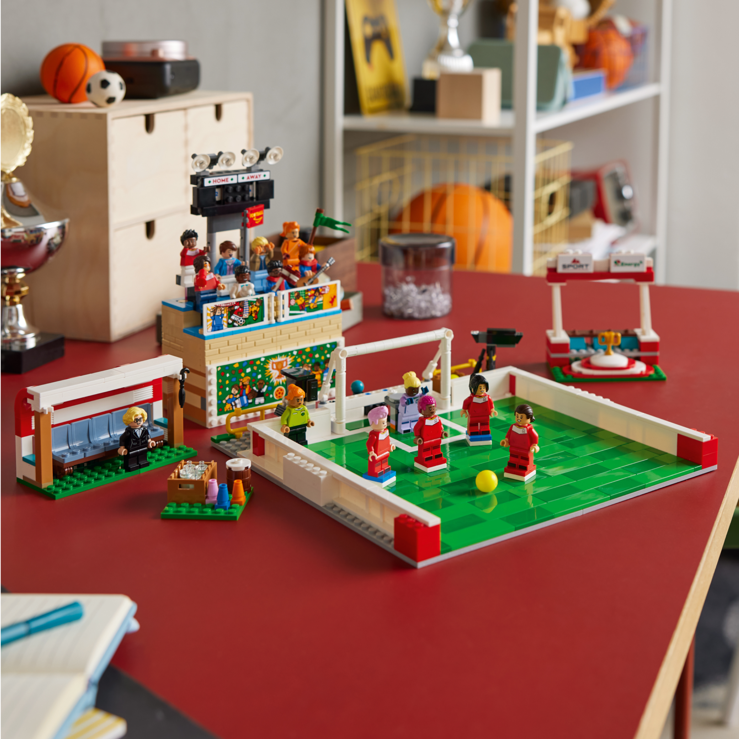 Icons of Play 40634 | Other | Buy online at the Official LEGO® Shop US