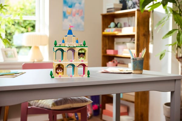 Mini Belle & Tiana with Castle - Image 11