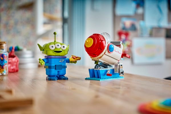 Alien with Pizza Planet Rocket Ride - Image 11