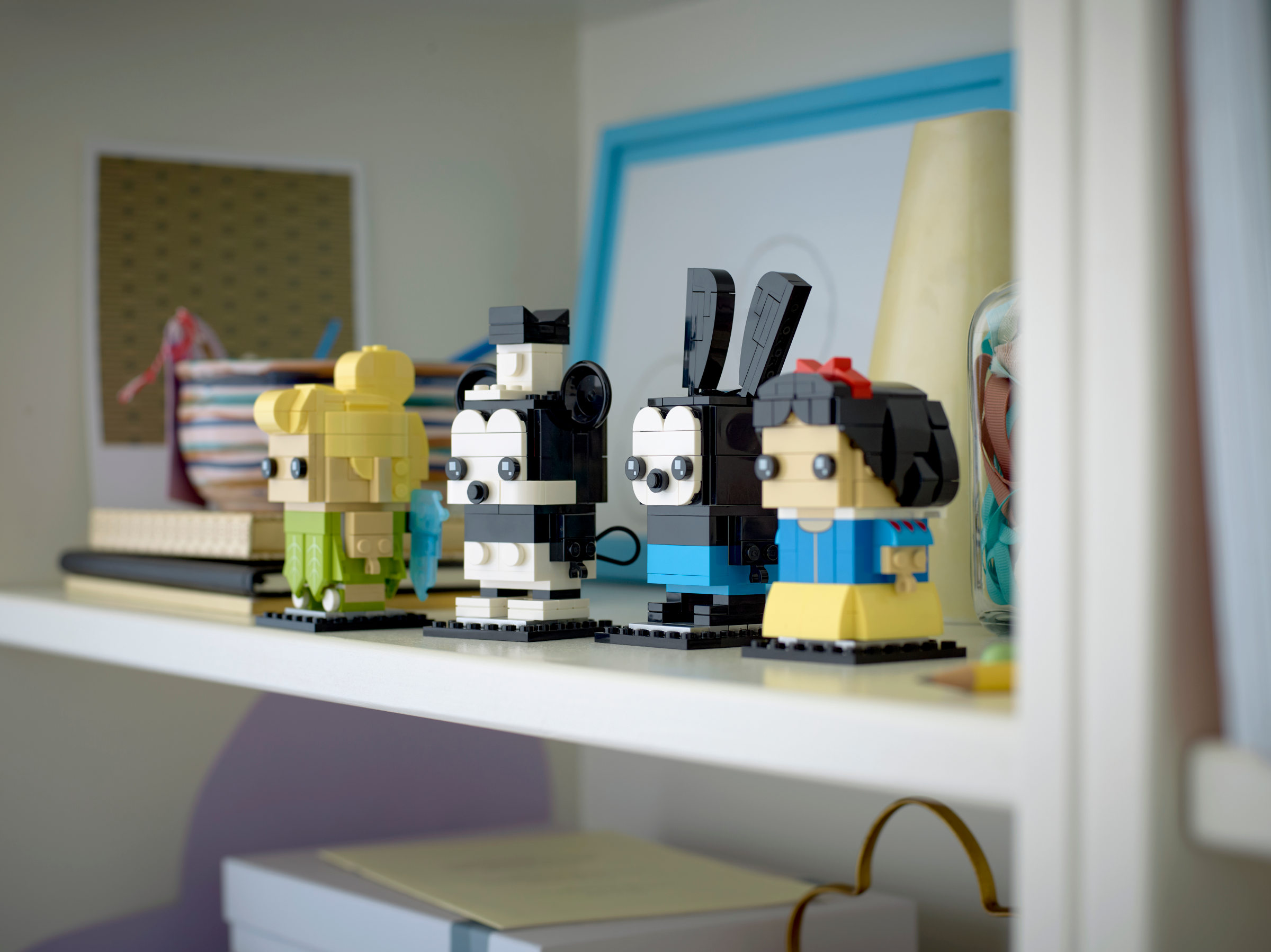 LEGO poursuit les célébrations Disney 100 avec des mini-figurines canons