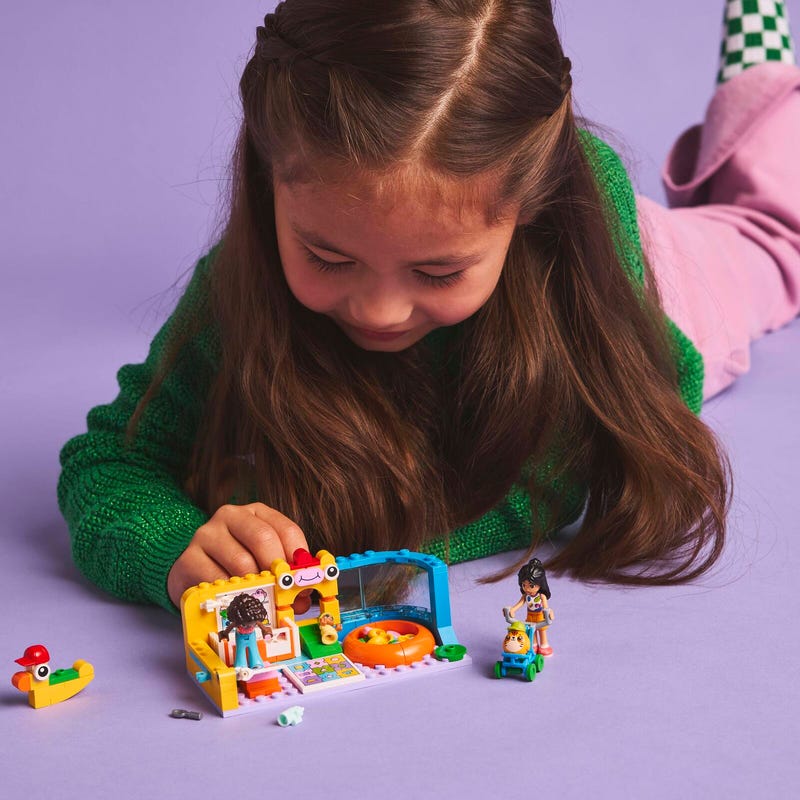 Cuarto de Juegos de la Hermanita de Aliya 42645 Friends