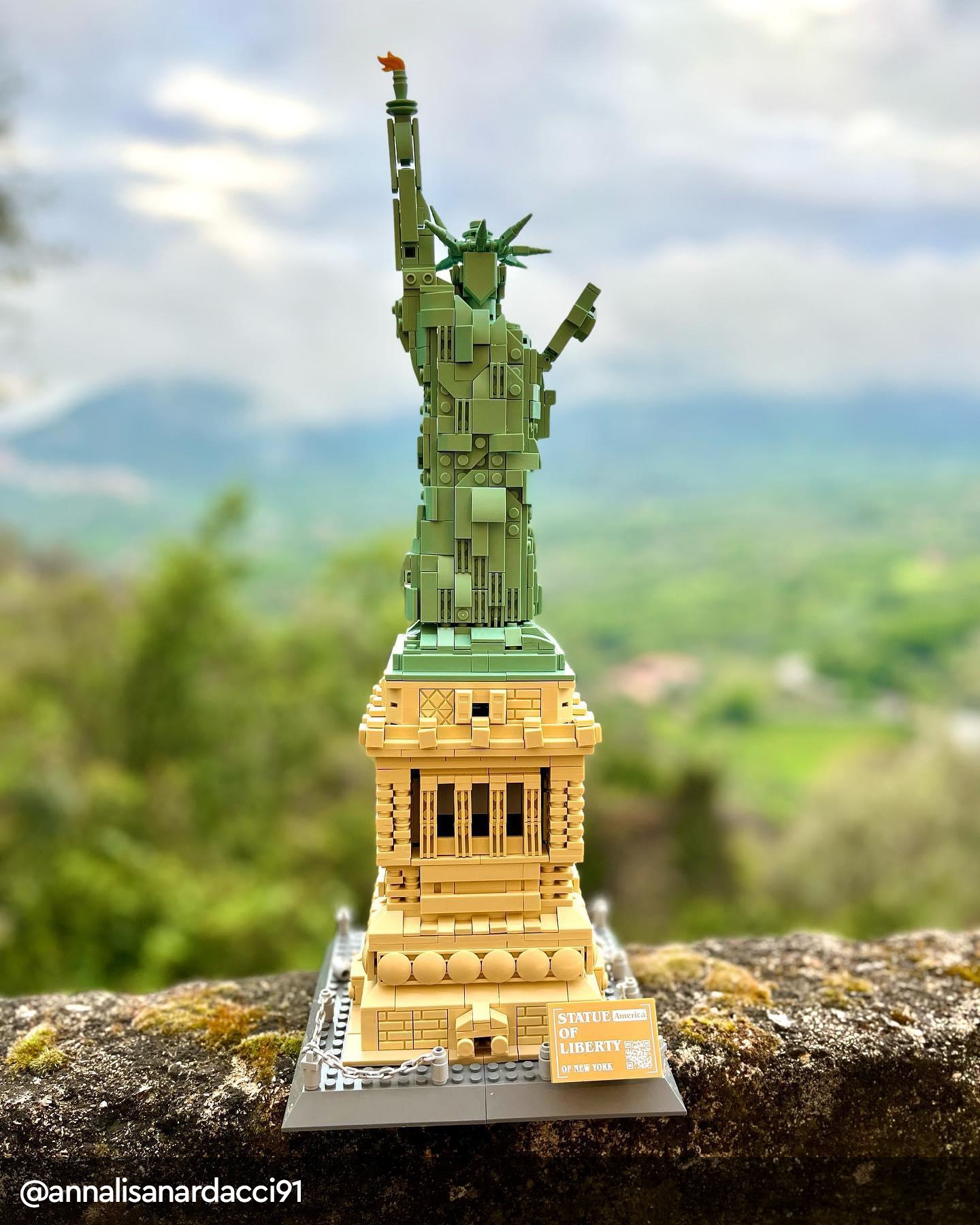 Statue of Liberty 21042 | Architecture | online at Official LEGO® Shop US