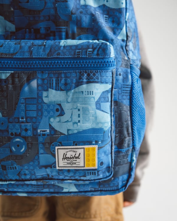 LEGO 5010427 LEGO® Herschel Heritage™ Sac à dos Youth bleu – Briques abstraites — visuel 7 sur 8