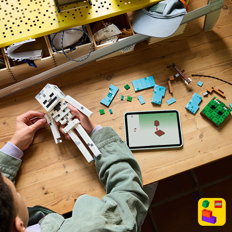 The Skeleton 21594 | Minecraft® | Buy online at the Official LEGO