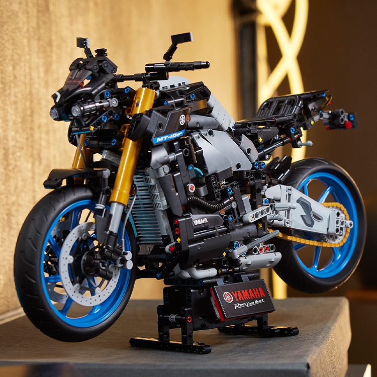 Därför kommer motorcykelfans att älska LEGO® Technic™ Yamaha MT-10 SP