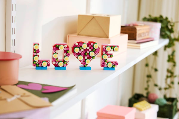 LEGO 40867 Les lettres LOVE — visuel 7 sur 8