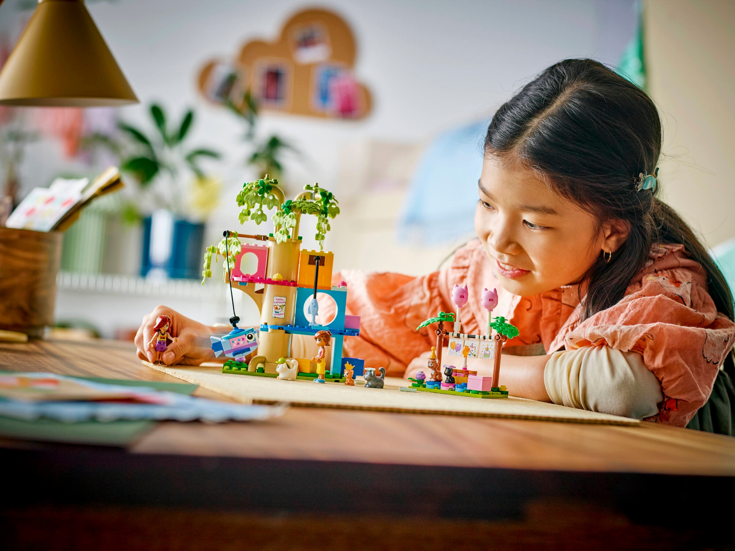 ツンツンさま　専用 ネコちゃんのツリーハウスパーティー 42666 | フレンズ |レゴ®ストア