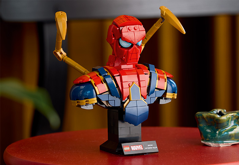 しぃちゃん☺︎ Iron Spider-Man Bust 76326 | Marvel | Buy online at the Official