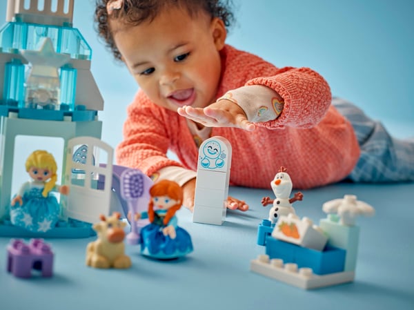 LEGO 10455 La fête d’Anna et Elsa au château de glace — visuel 5 sur 8