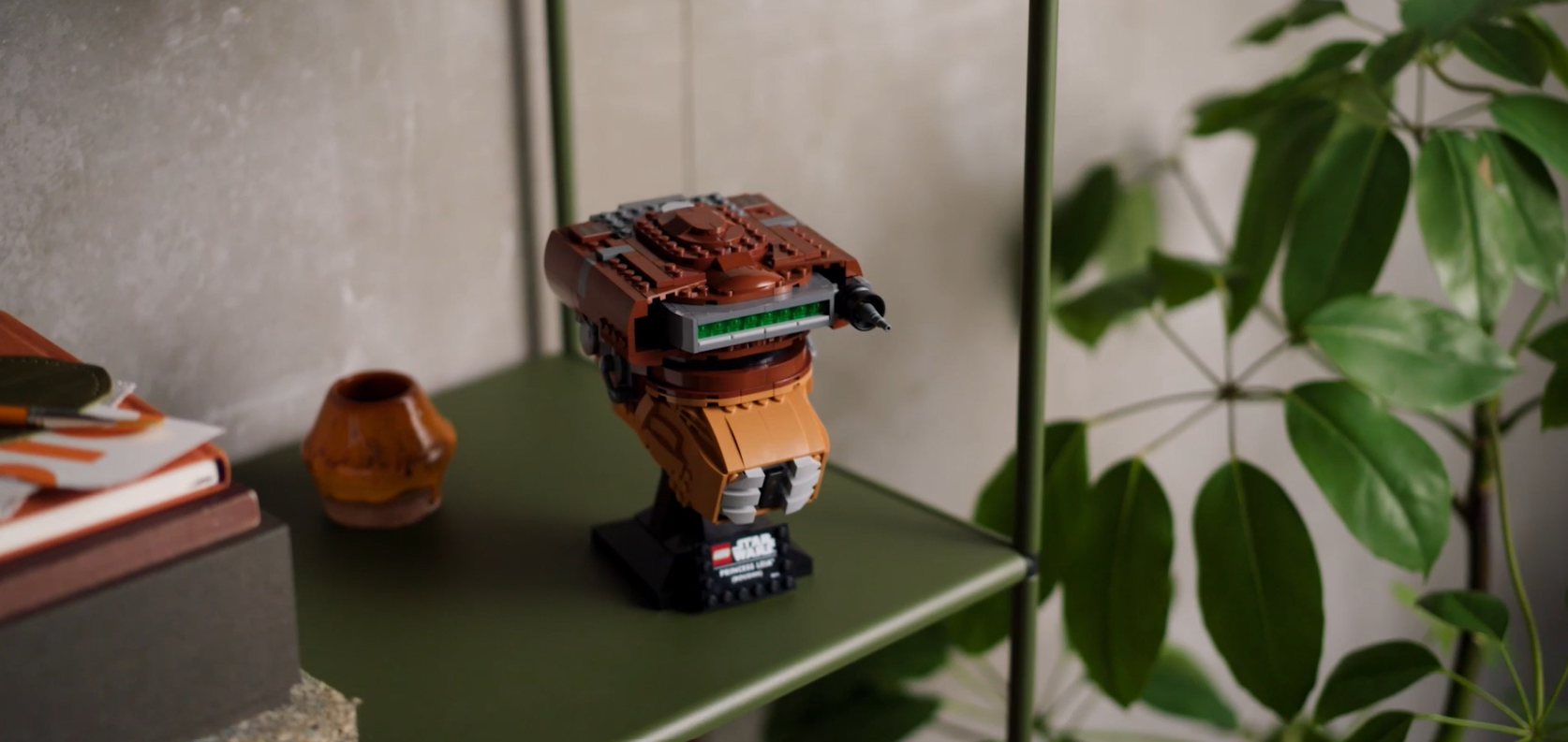 ブーシ™に変装したレイア姫™のヘルメット 75351 | スター・ウォーズ