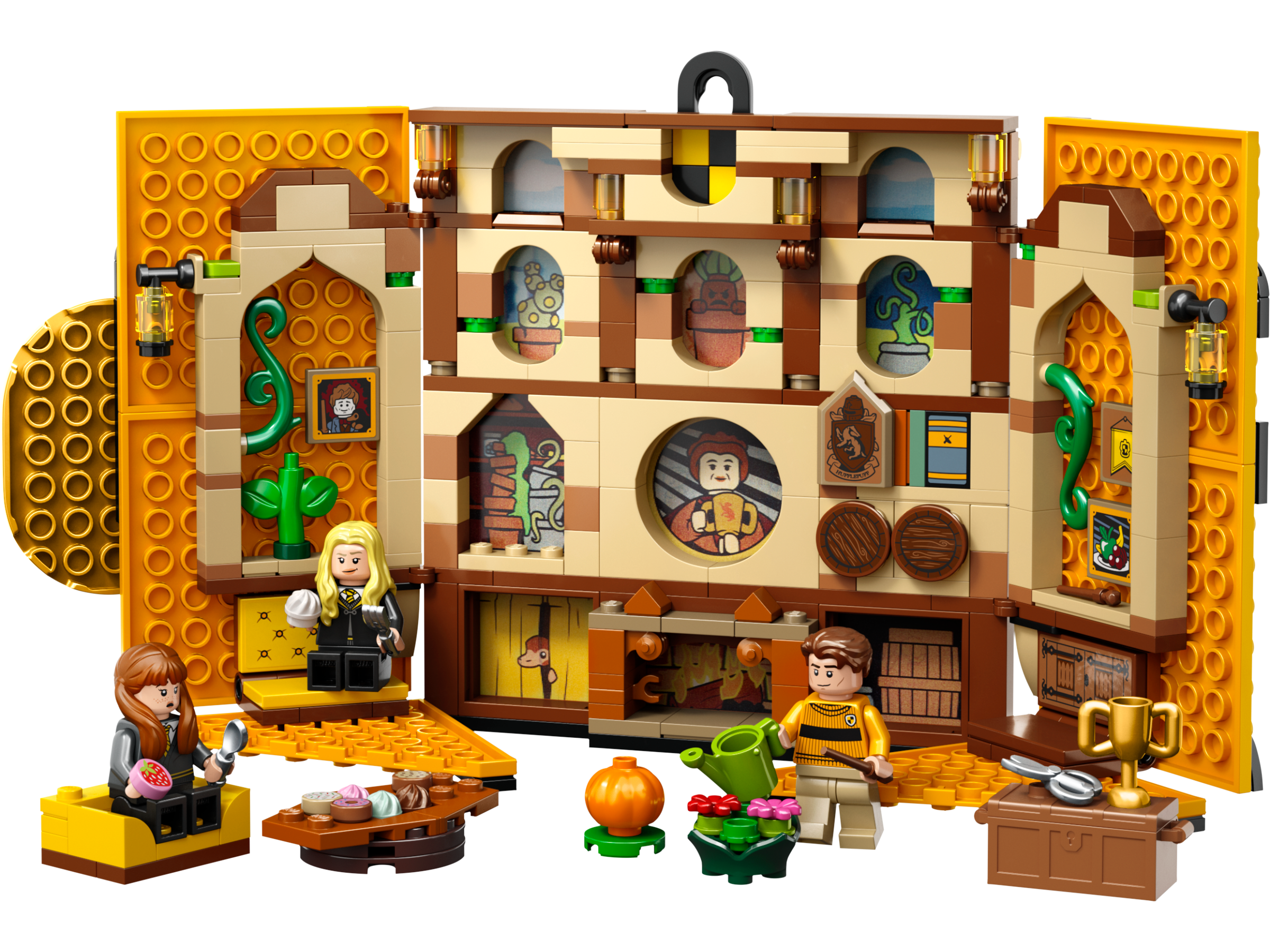 Hufflepuff™ House Banner 76412 | Harry Potter™ | Buy at the Official LEGO® Shop US