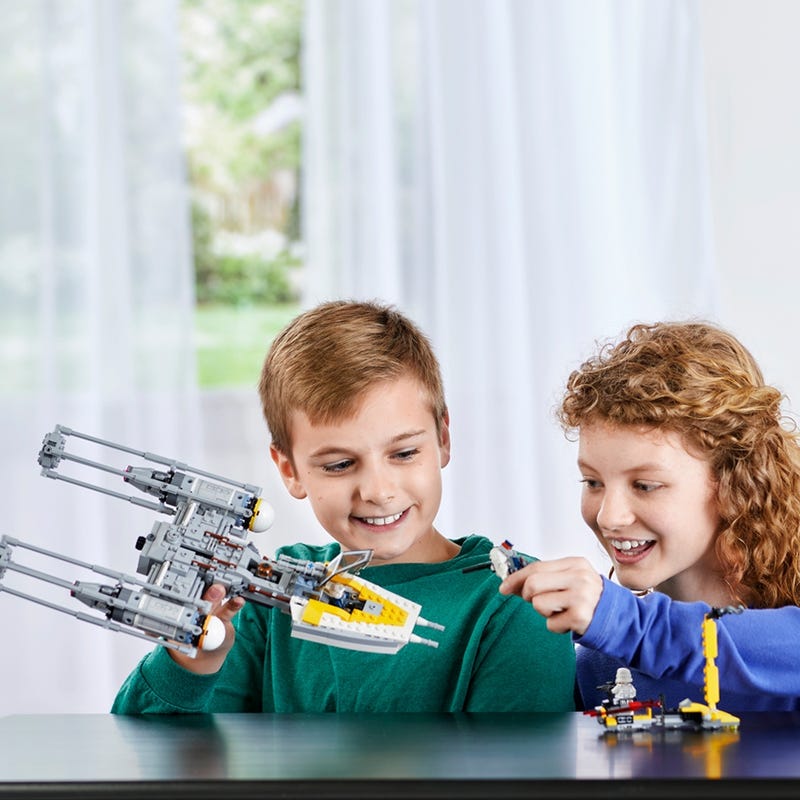 Y-Wing Starfighter™