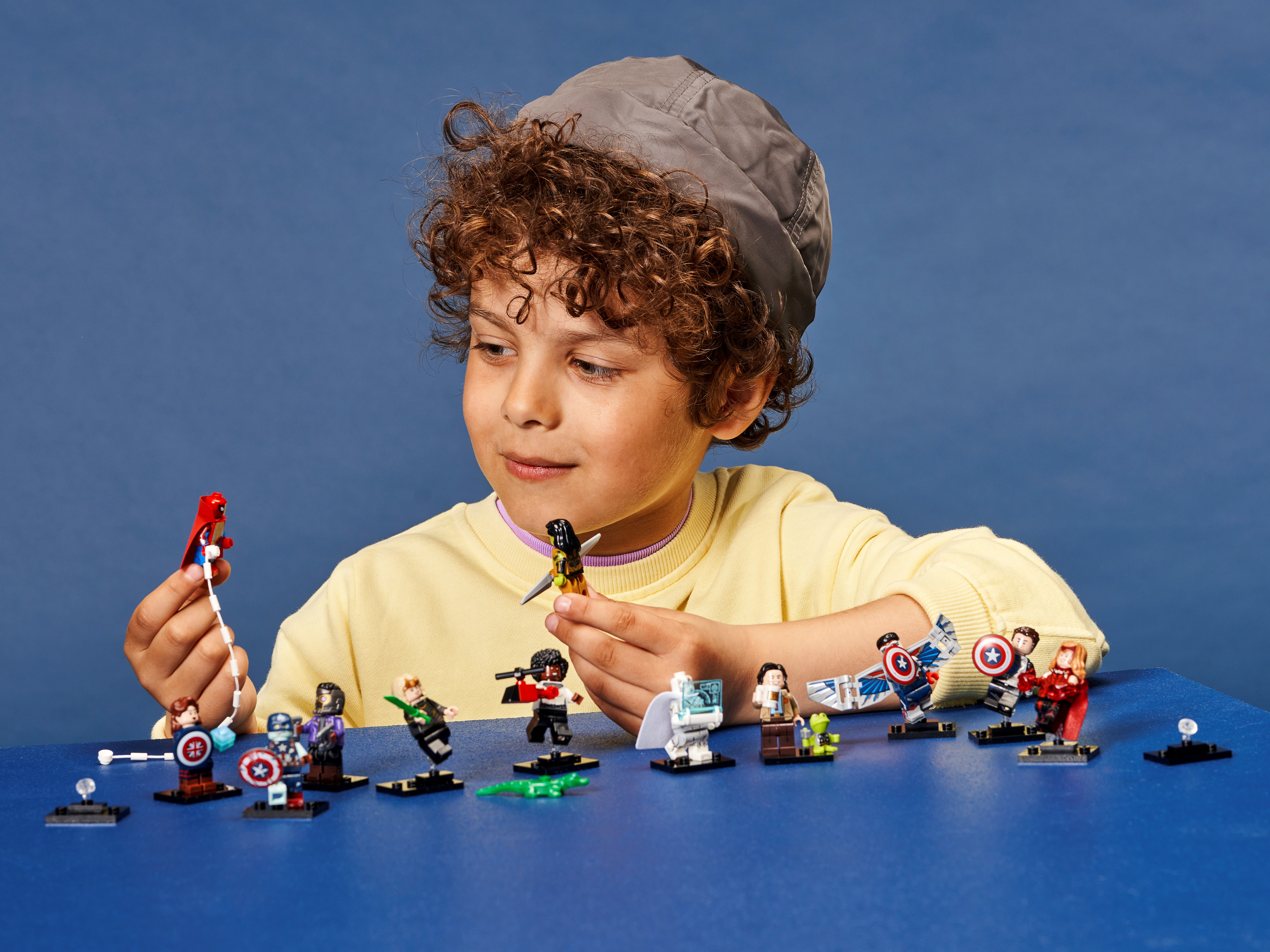 Still Sealed Pick Your Figure & Full Set Marvel Minifigures Free P&P LEGO 