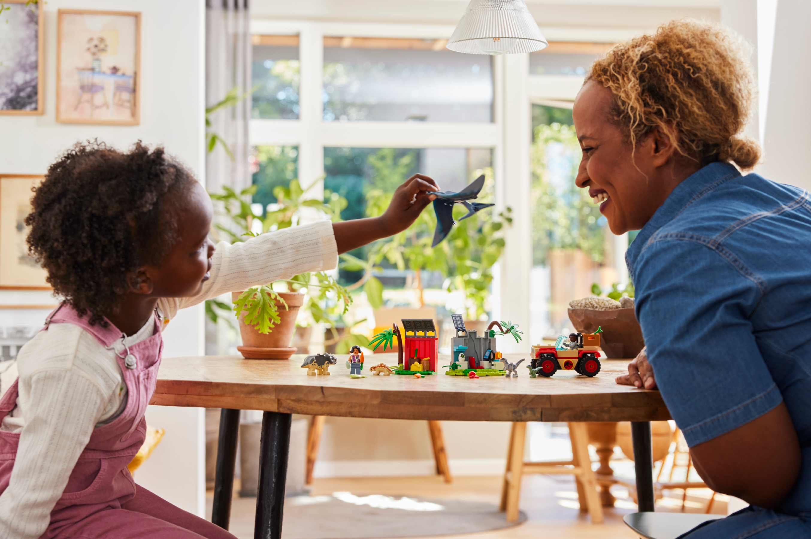 赤ちゃん恐竜のレスキューセンター 76963 | ジュラシック・ワールド