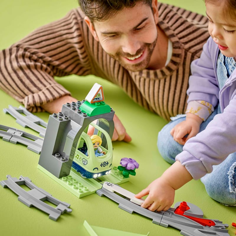 Thomas de Trein take-n-play uitbreidingsset rails stijgende bocht Thomas de Trein take-n-play uitbreidingsset rails stijgende bocht