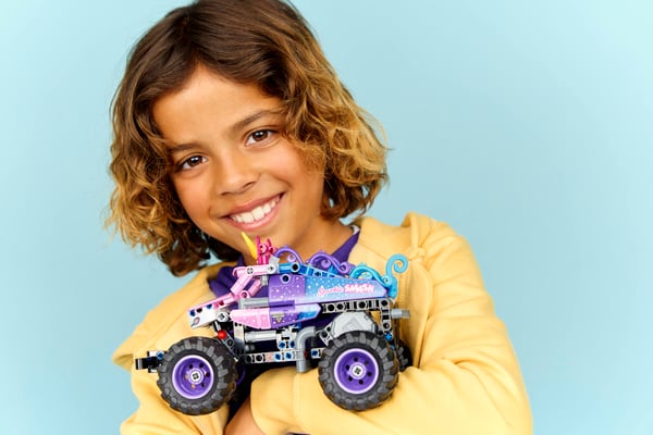 LEGO 42220 Monster Jam™ Sparkle Smash™ à rétrofriction — visuel 7 sur 8
