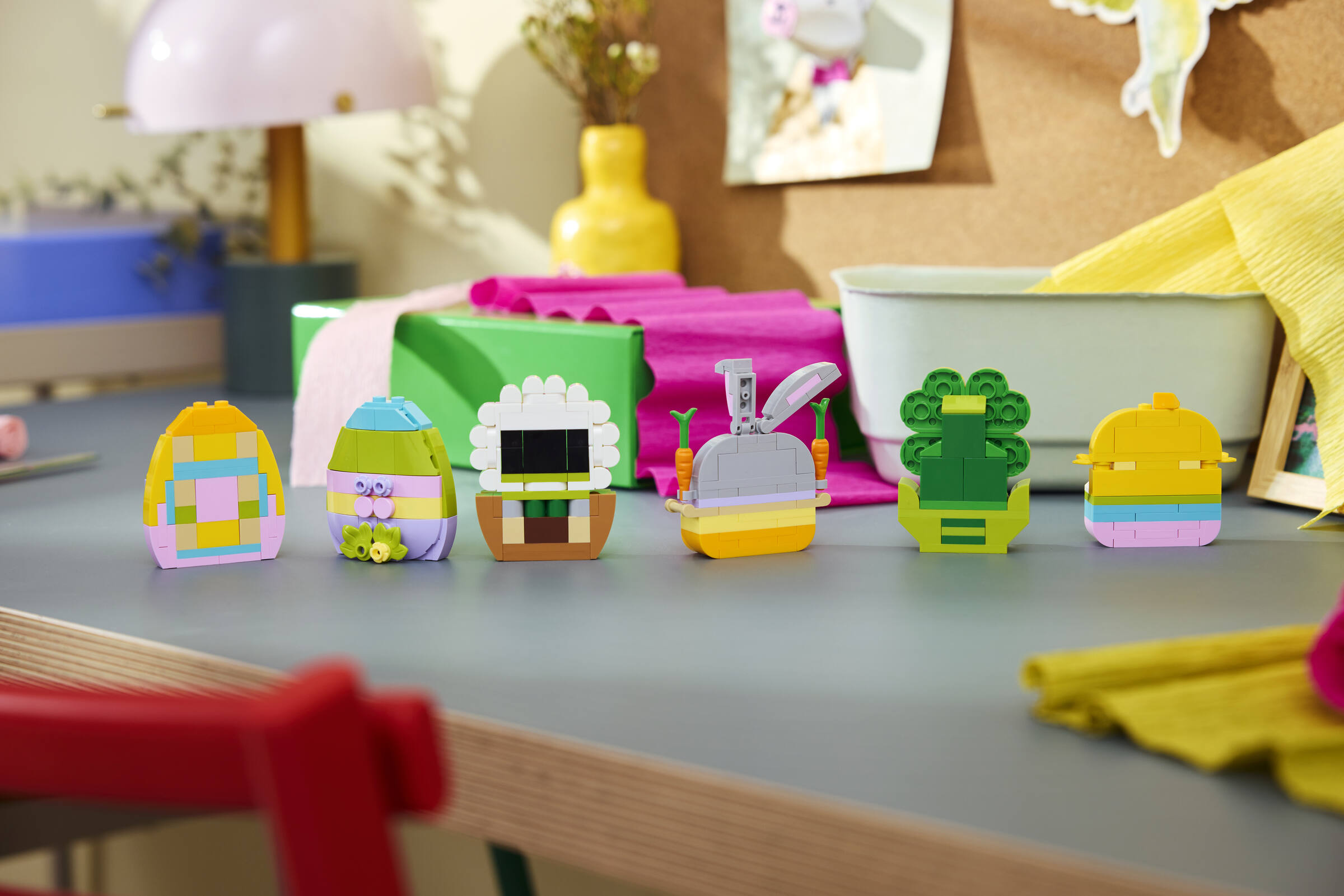 https://www.lego.com/cdn/cs/set/assets/bltff632b3e3c830a67/bltcd50bd38ccbc5142-40890_Lifestyle_Envr_2.jpg?format=webply&fit=bounds&quality=70&width=800&height=800&dpr=1.5