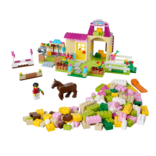 Pony Farm — LEGO set 10674